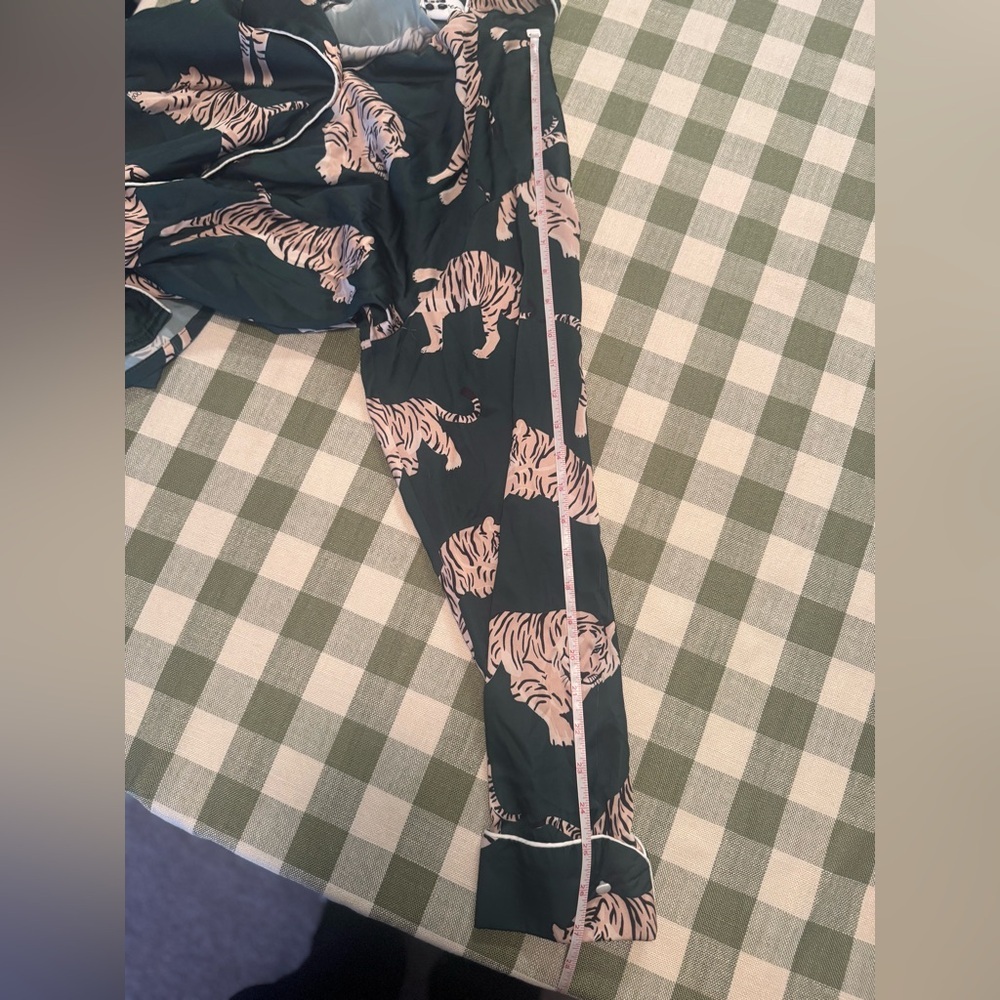 Averie two-piece Tiger Print Pajama Set in Emerald Green - Picture 12 of 13